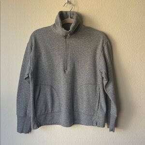 Gray sweatshirt half zip mock neck +2 front pockets